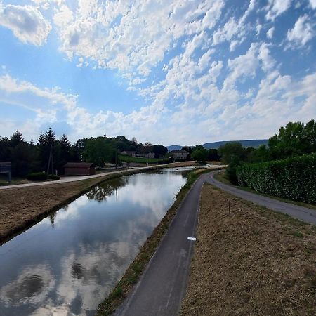 Aupres Du Lavoir Remigny Exteriér fotografie